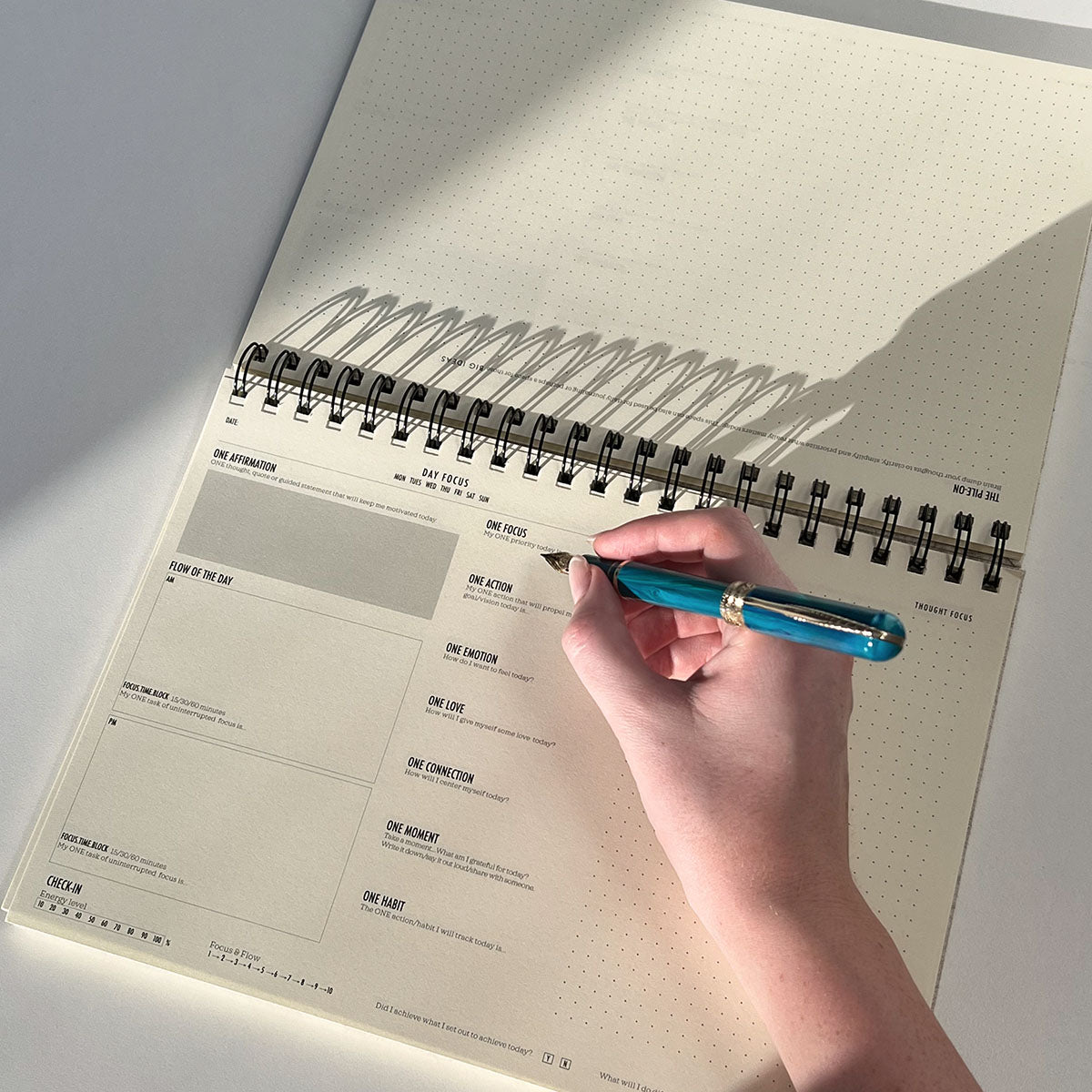 Daily Planner (Natural Linen)